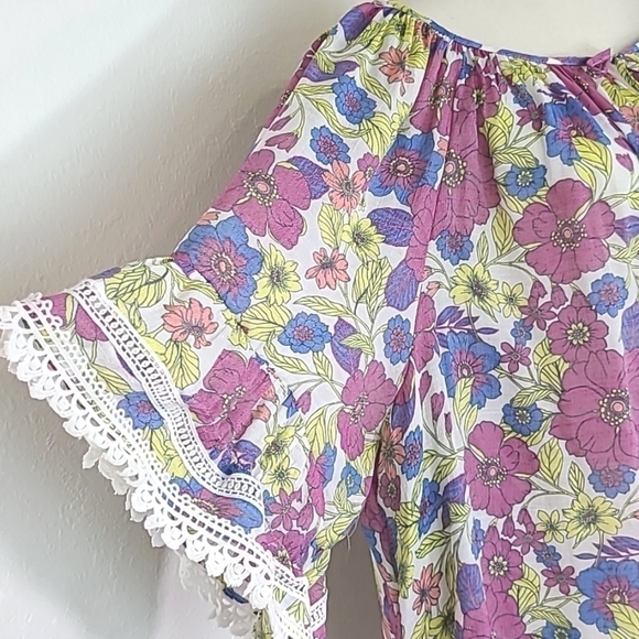 *NWT* AGB Floral Lightweight Top w/Lace Detailing, size 3X - Picture 3 of 8